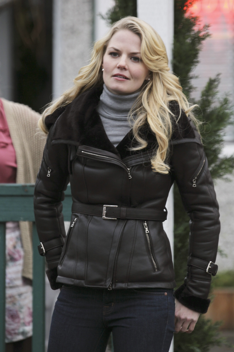 Illustration for article titled Once Upon a Time Episode 13 "What Happened to Frederick" Promo pics
